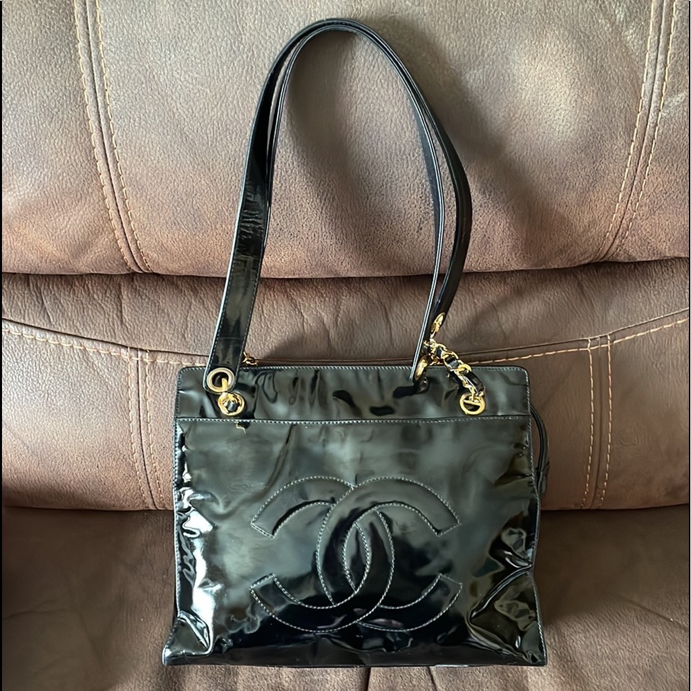 ‼️SOLD‼️💯Authentic CHANEL timeless CC patent leather tote - Picture 13 of 13